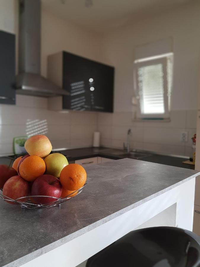 Apartmani Milutin Бродариця Екстер'єр фото